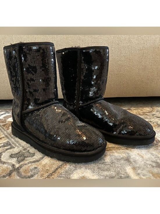 UGG Shoes - AUTHENTIC CLASSIC SHORT UGG BLACK SEQUIN